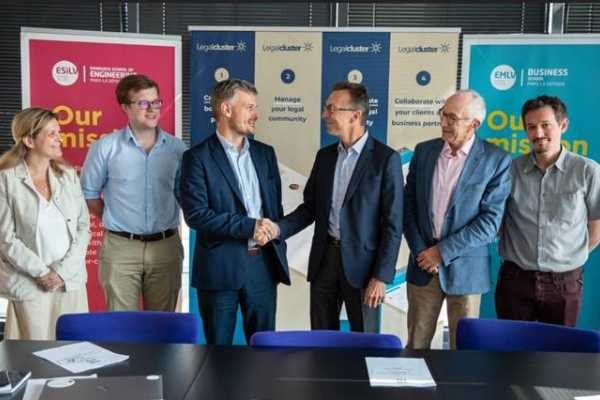 Legalcluster et le pôle Leonard de Vinci créent une chaire sur l' « Intelligence Juridique »