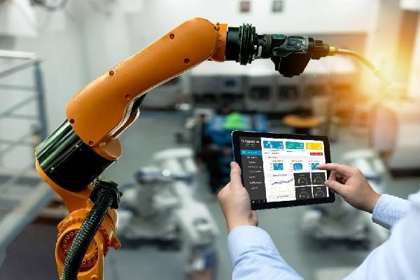 ArcelorMittal s’associe à Ericsson et Orange Business Services pour lancer le plus grand réseau 5G industriel en France