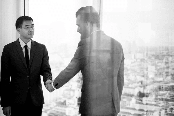 Quand le chinois realme recrute en Europe