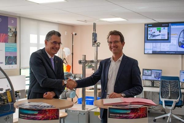 L’ECE et Mines Saint-Etienne signent une convention pour la formation « Majeure Digital Industry »