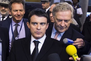 Manuel Valls a également salué l’idée du Permis Internet pour les enfants, tel qu’il a commencé à être proposé par la Gendarmerie nationale et l’association AXA Prévention dans le cadre d’un programme pédagogique pilote.