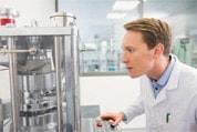 La big pharma veut réduire ses coûts