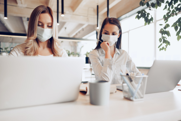 Allègements majeurs du protocole sanitaire en entreprise : que dit la loi ?