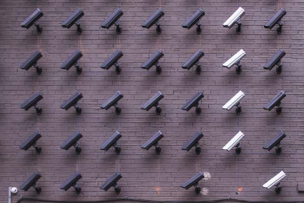 Benoit Piedallu (Quadrature du Net) : « L’usage de caméras pour détecter les masques est disproportionné »
