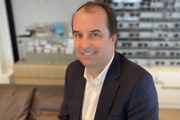 Afflelou tient bien le volant dans le virage du digital