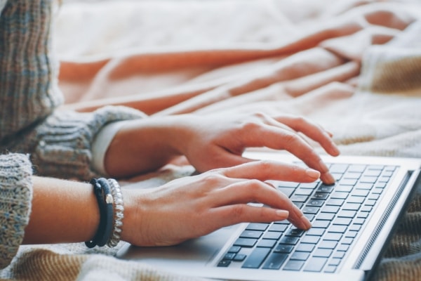 50% des Français ne possèderaient pas les compétences techniques nécessaires pour réussir leur carrière, selon une étude de ServiceNow