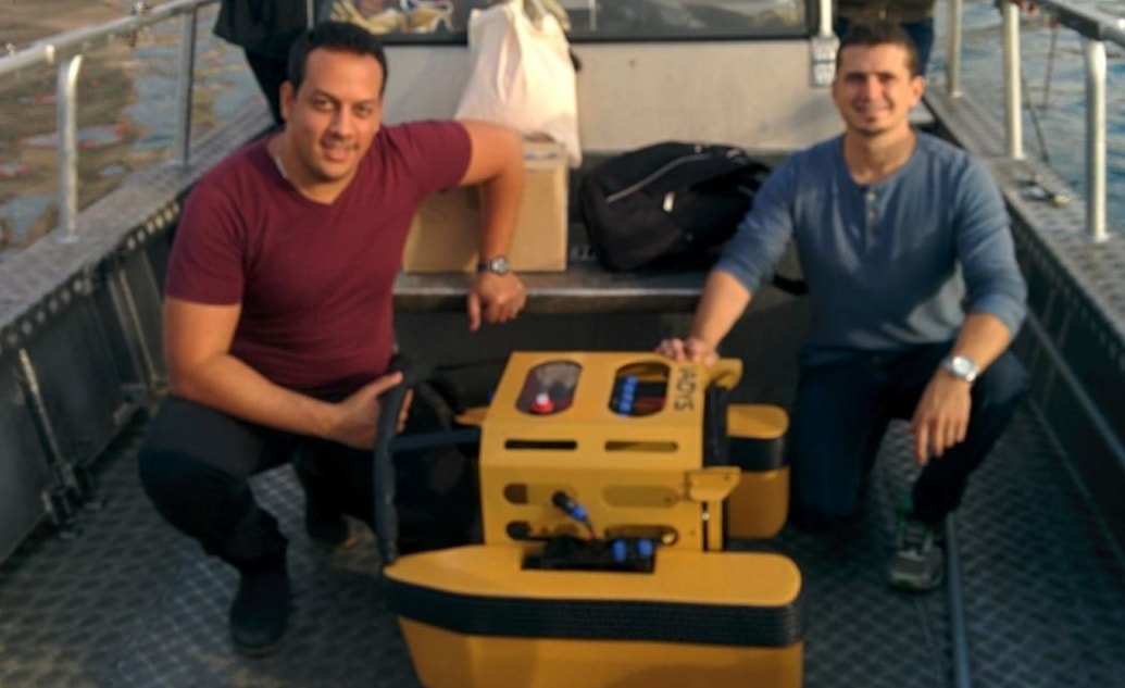 Deux petits robots français et… bien propres