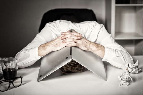 [Chronique] Burnout et environnement digital : quelle part de responsabilité pour la technologie ?
