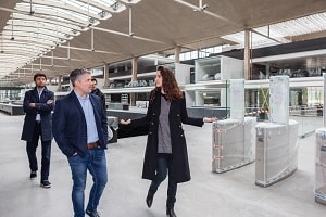 Darren Mowry, director, EMEA Startup chez Amazon Web Services, a visité Station F en compagnie de sa directrice, Roxanne Varza. ©StationF