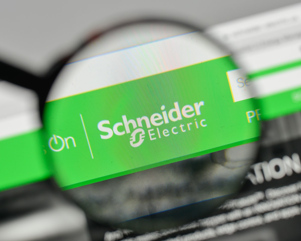 Schneider Electric conjugue réduction de la dette technique et décarbonation de l’IT