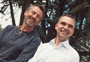 A gauche, Nicolas Boutherin, co-fondateur, président et directeur artistique de Klokers. A droite, Richard Piras, co-fondateurs et CEO. ©Klokers