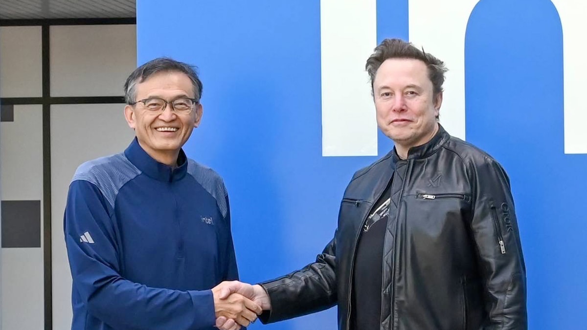 Intel s'associe à Elon Musk pour fabriquer les puces du projet Terafab