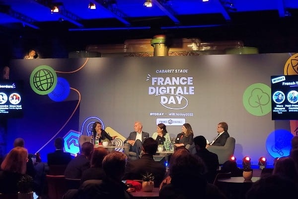 Table ronde "French tech beyond borders" avec de gauche à droite : Maya Noël (France Digitale), Pascal Cagni (Business France), Alexandra Dublanche (Région Ile-de-France), Clara Chappaz (French Tech) et Paul-François Fournier (Bpifrance).