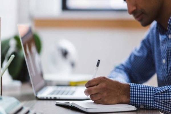 ecoles-formation-intelligence-artificielles-multiplient-en-france