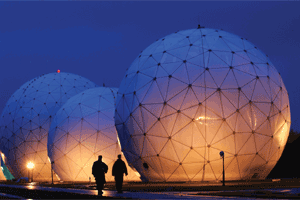 Les révélations d’Edward Snowden, en juin, sur le programme de surveillance Prism ont divulgué au public les techniques d’écoute à grande échelle de la NSA, l’agence nationale de renseignement américaine. Une réalité dont les entreprises doivent tenir compte dans le choix d’une solution cloud.