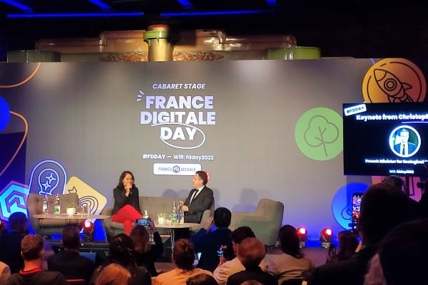 Maya Noel (France Digitale) et Christophe Béchu, Ministre de la Transition écologique et de la Cohésion des territoires de France.