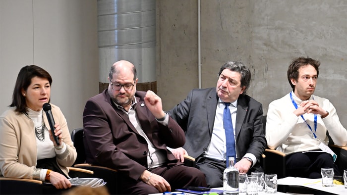 TABLE RONDE 2 : De la prise de conscience du risque cyber à la mise en œuvre de solutions, quel chemin à parcourir pour les entreprises ? Franck BATAILLE, Président de la Commission Numérique et Innovation de la CPME, Maxence DEMERLÉ, Directrice du numérique au MEDEF, Hubert LOISEAU, DSI & RSS du Campus Cyber, Dominique RESTINO, Président de la CCI Paris Île-de-France.