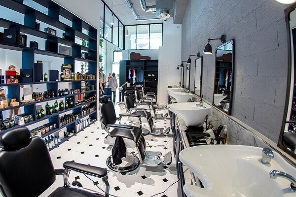 MadameMonsieur est une boutique concept dédiée à la beauté et au bien-être pour elle et lui, située au coeur du quartier Designer Gallery de Polygone Riviera à Cagnes-sur-Mer (Alpes Maritimes