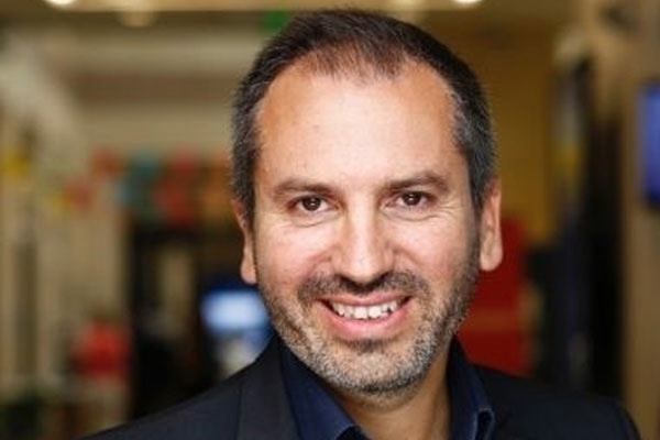 Fabrice Marsella, maire du Village by CA parisien.