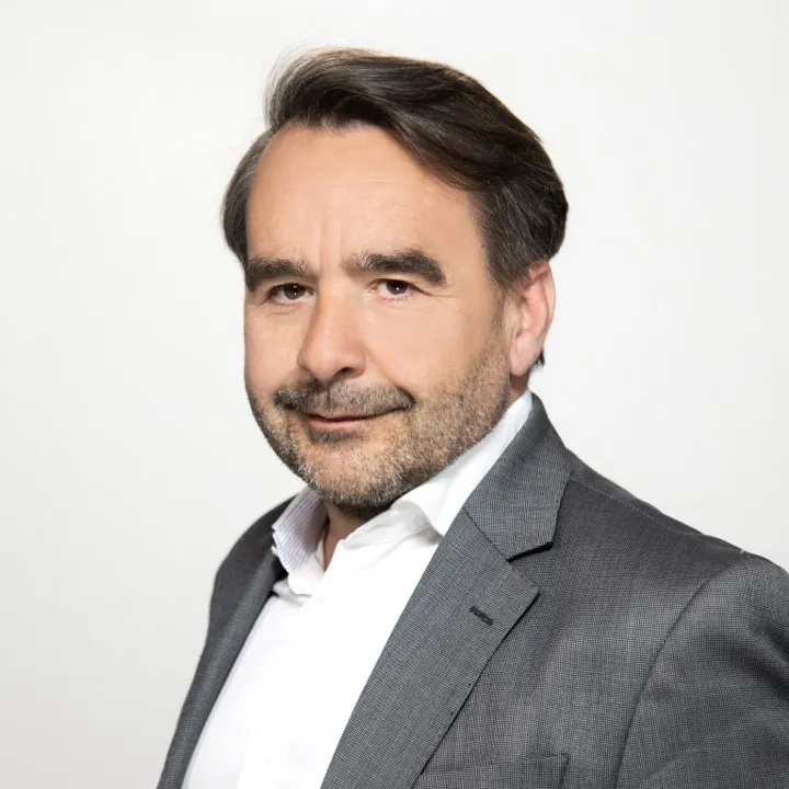 Nicolas 